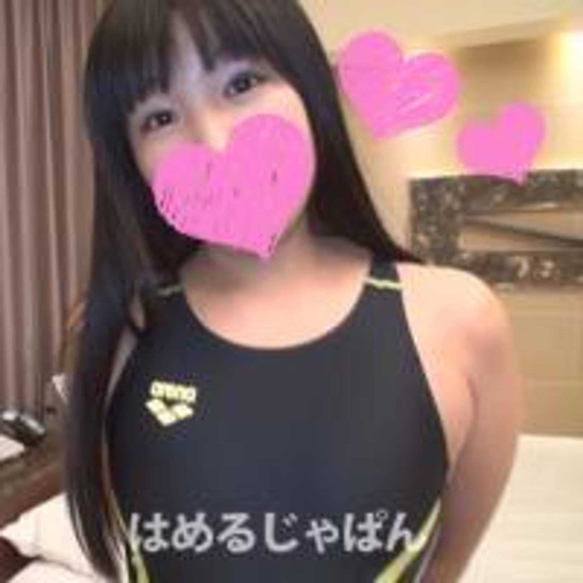 FC2-PPV-1009342 オタク女子の競泳水着フェラ。エロ漫画の影響で下品なおしゃぶりを嬉々とした笑顔で楽しむ淫乱ぶりに、思わず精子どぴゅぽよ～：ネットカフェ店員・りなちゃん(23歳)①