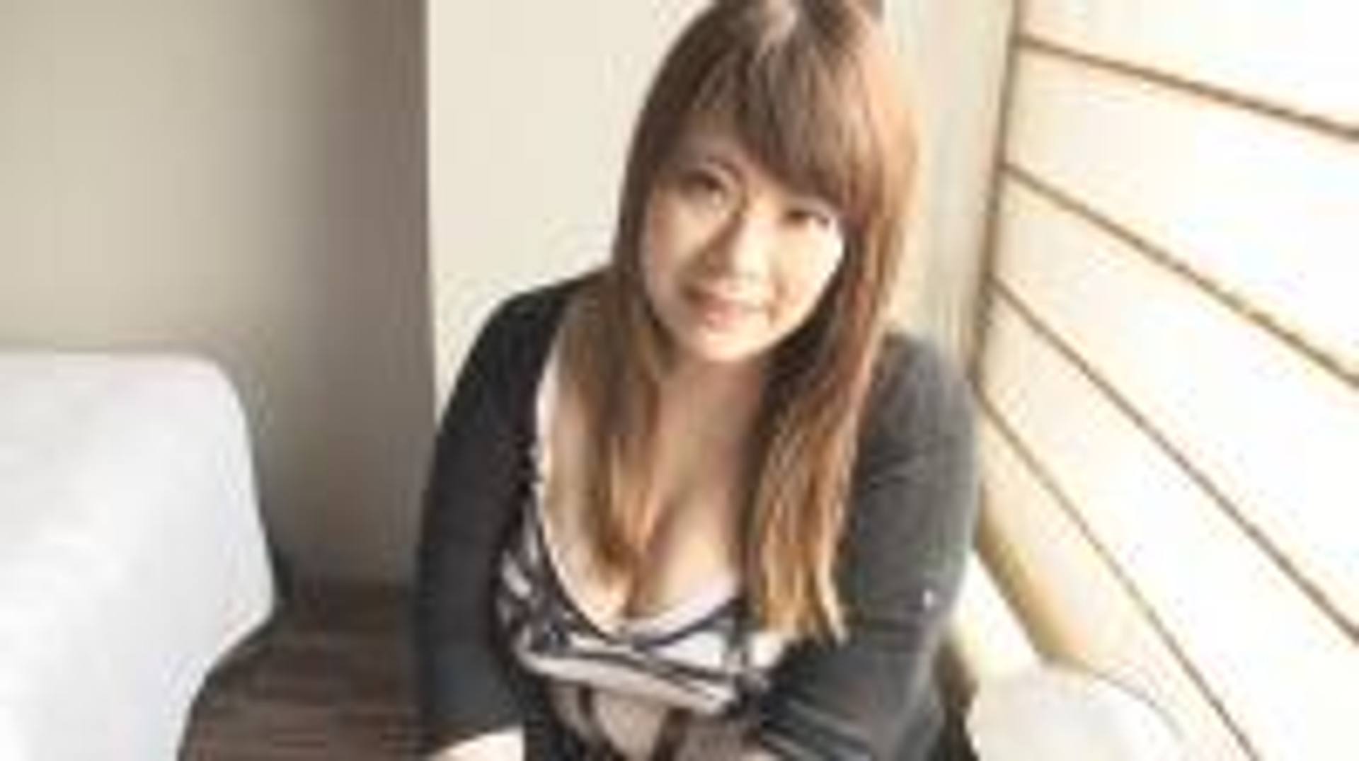 FC2-PPV-1568814 素人まみ 24 歳（115cm-Jカップ）。「今日はエッチを楽し みたい!!!」爆乳痴女OLの淫らなセックス