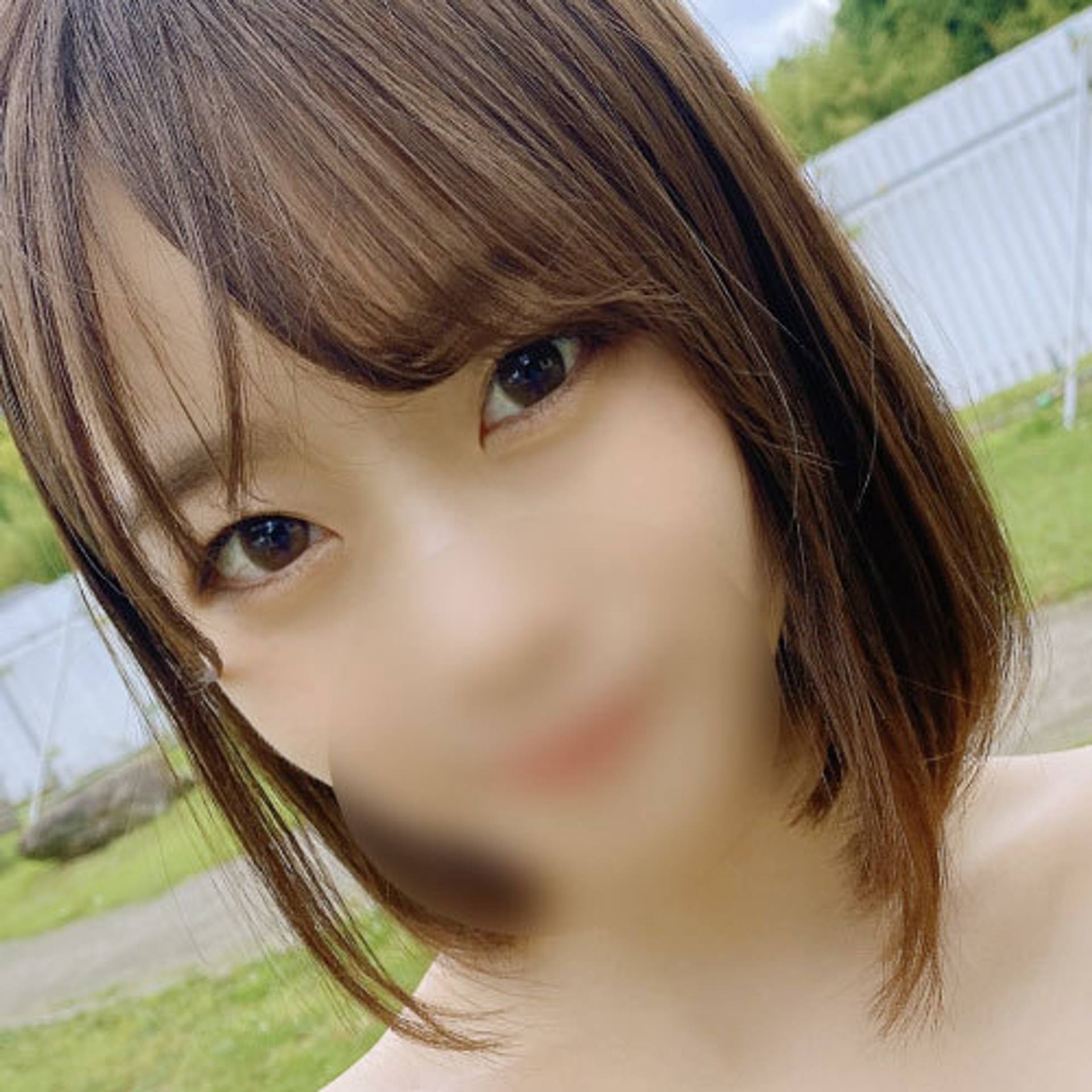 FC2-PPV-2426403 【5射精】twit●erで露出動画upする女子大生にエロ動画撮影依頼されました。手コキ＆フェラ抜きでザーメン生搾り3Ｐ【個撮】