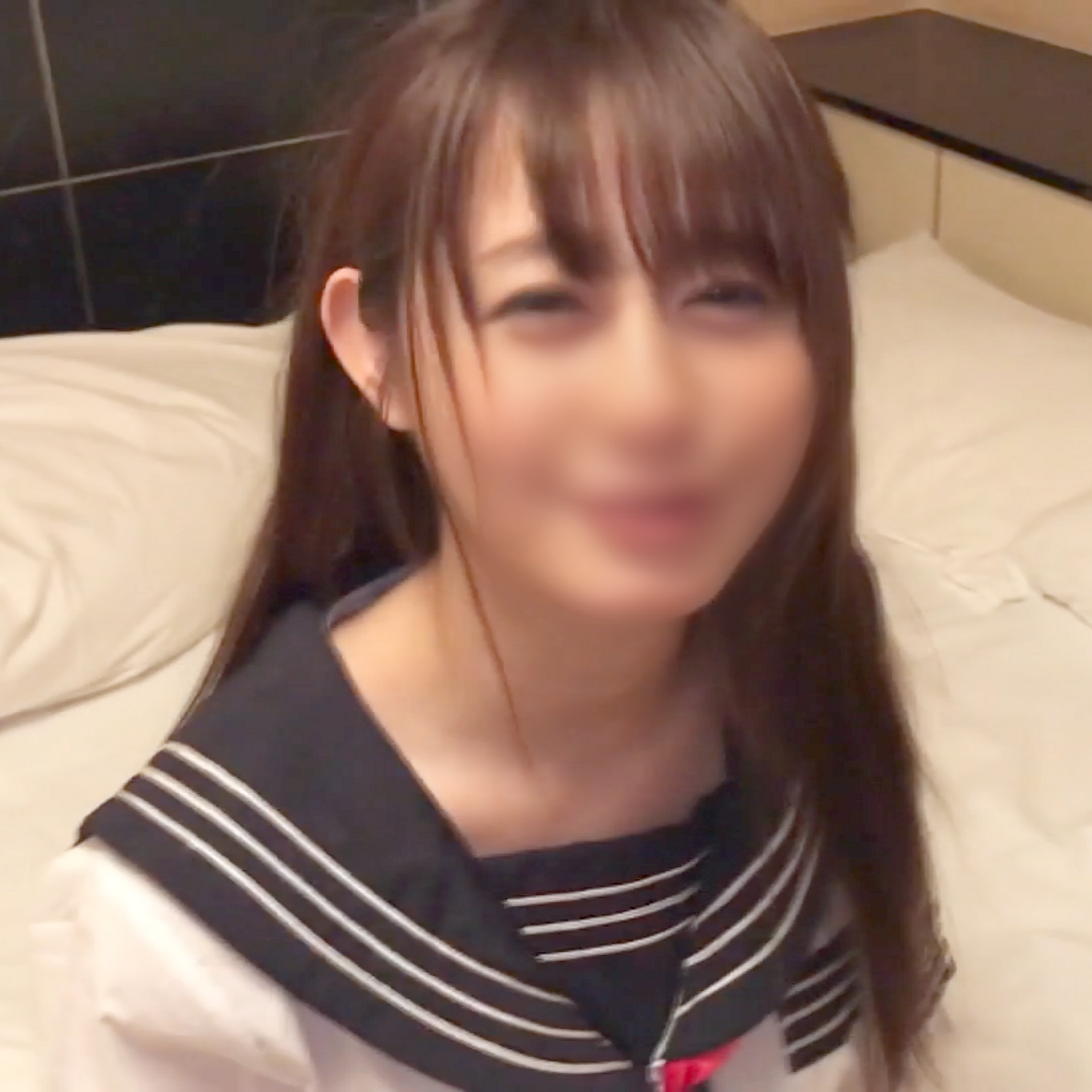 FC2-PPV-2327334 【ハメ撮り/流出】Fカップの制服**の中出し動画がガチ流出！癒し系の顔面が精子まみれ！