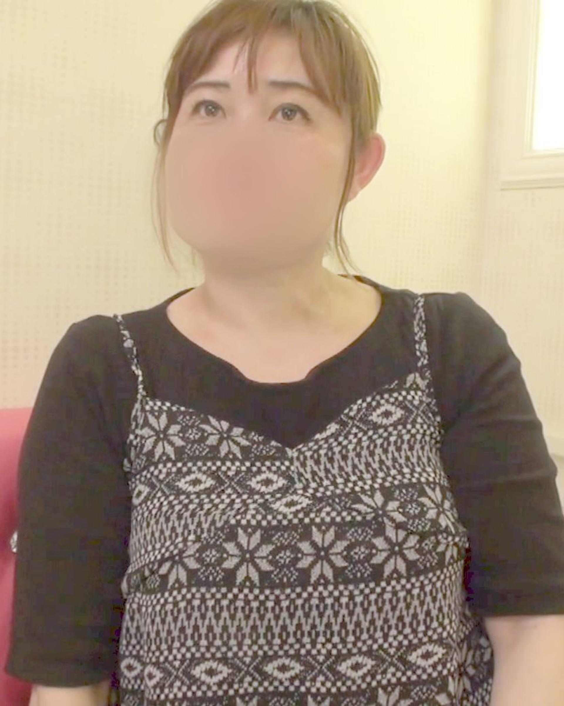 FC2-PPV-2394085 《個人撮影》巨乳でセクシーな雰囲気の人妻！電マ責めされて愛液ぐっしょり♥