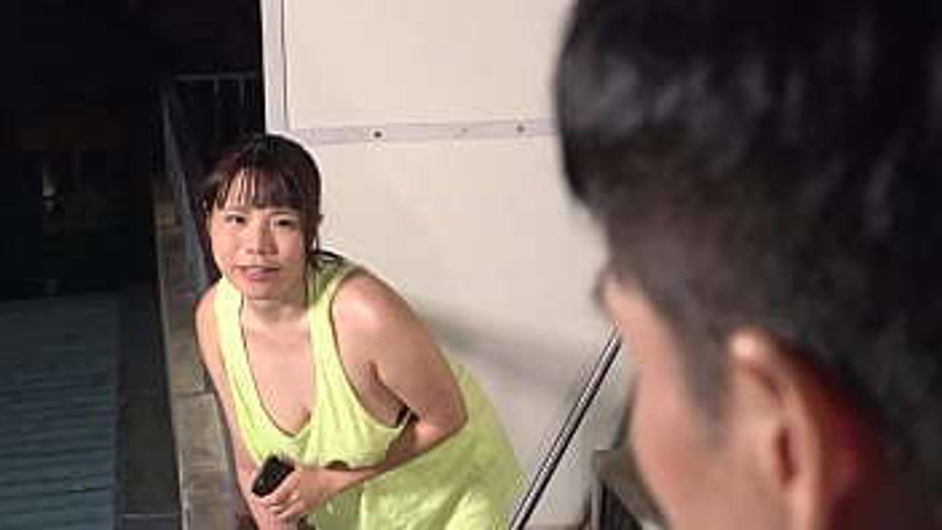 FC2-PPV-2887937 ベランダにいる無防備な薄着姿の巨乳女に見惚れていると手招きされて…Part 4