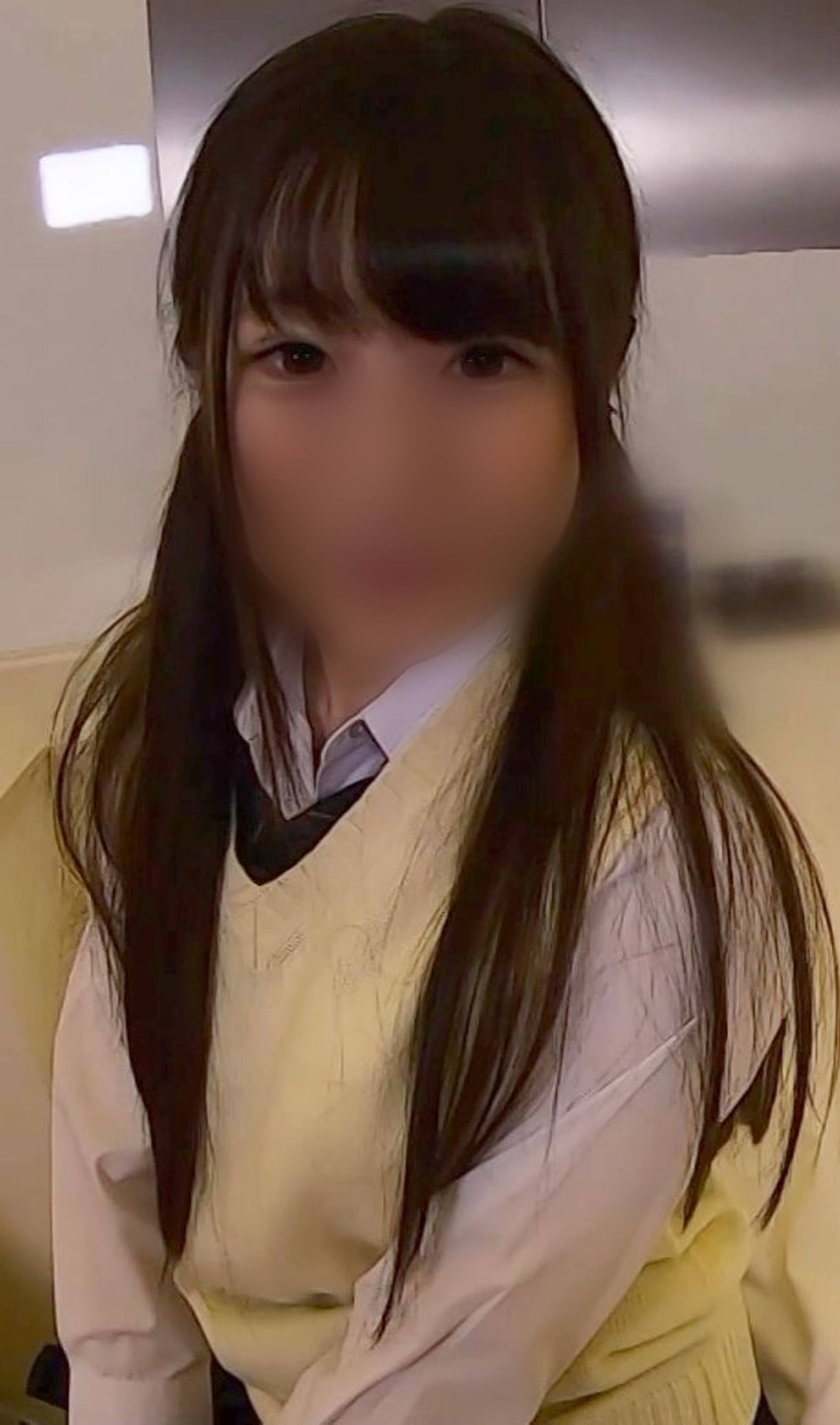 FC2-PPV-3095088 【個人撮影】無邪気な笑顔が素敵な18歳の〇リ系美〇女を撮影。 Bカップ貧乳・無毛おまんこにウキウキしていたら気づいた時にはチンポをしゃぶられていました！